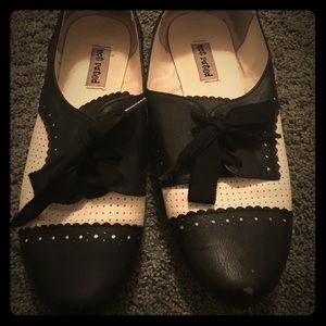 Not Rated b&w Mary Janes. Size 6.5